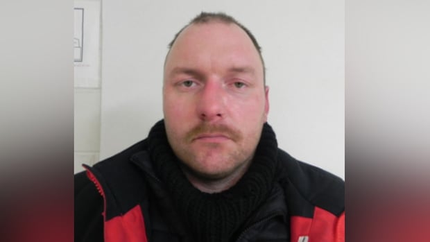 man-sought,-woman-charged-in-alleged-kidnapping-in-northern-manitoba:-rcmp