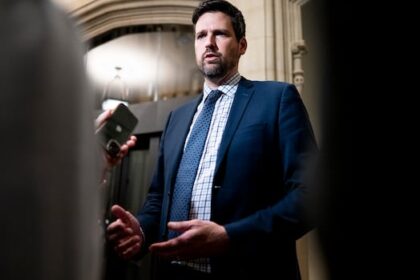 justice-minister-rejects-premiers’-request-to-pull-out-of-notwithstanding-clause-case
