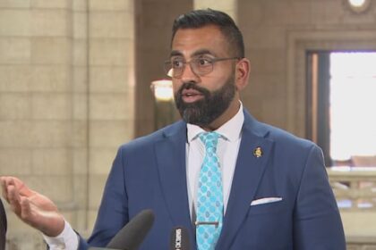 progressive-conservative-leader-obby-khan-apologizes-for-making-gun-gesture-in-manitoba-legislature