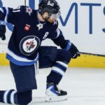 winnipeg-jets-lose-season-opener-to-dallas-stars,-despite-late-rally,-kyle-connor-hat-trick