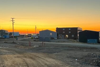 kivalliq-hydro-fibre-link-would-strengthen-nunavuts-connection-with-canada,-proponents-say
