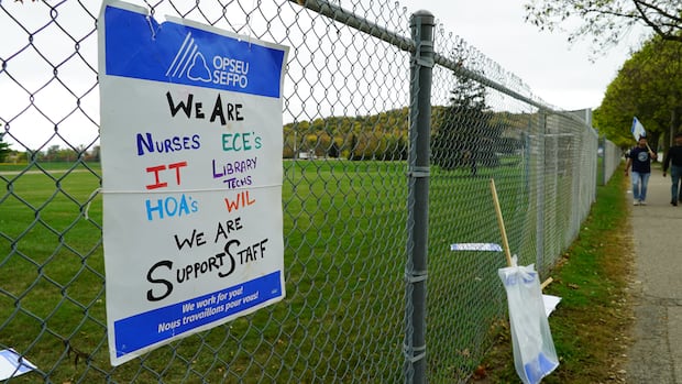 part-time-support-staff-at-ontario-colleges-set-to-hold-strike-vote-next-week