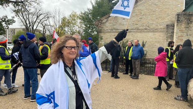 walk-brings-winnipeg’s-jewish-community-together-in-support-of-israeli-people