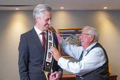 ‘a-full-circle-moment’:-carry-belt-beaded-by-aklavik-artists-returns-to-nwt.-after-more-than-50-years