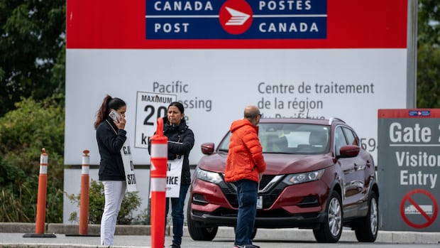 mail-delivery-to-resume-as-canada-post-union-moving-to-rotating-strikes-saturday