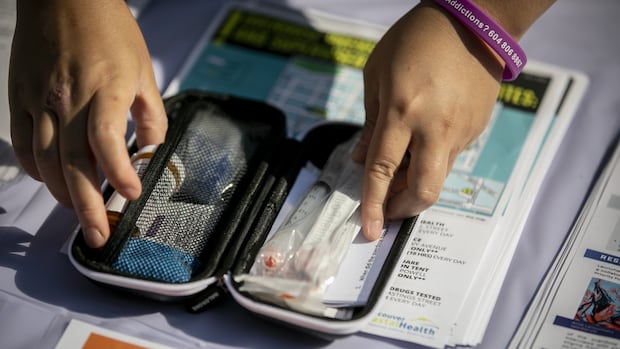 clinic-offers-addiction-treatment-to-15-in-remote,-fly-in-community,-but-dozens-more-still-on-waitlist