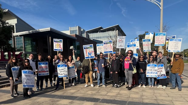 striking-workers-rally-at-ontario-campuses-after-latest-talks-break-down