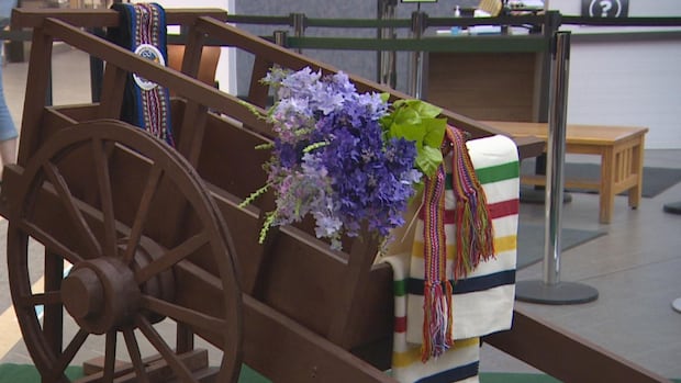 saskatoon-city-hall-showcases-metis-heritage-with-red-river-cart-display