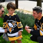 nhl-puck-drops:-2025-26-nhl-season-preview-will-sidney-crosbys-future-in-pittsburgh-resurface-if-penguins-struggle?