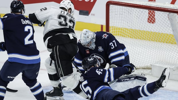 jets-notch-3-2-victory-over-kings-in-winnipeg
