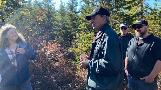 former-premier,-family-recognized-by-woodlot-association-of-pei.