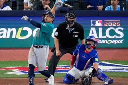 mariners-overpower-blue-jays-to-take-2-0-series-lead-in-alcs