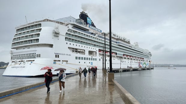 ports-stop-polluting-ships-from-idling-by-installing-‘shore-power’
