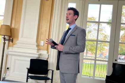 porter-performs-close-to-his-port-williams-home