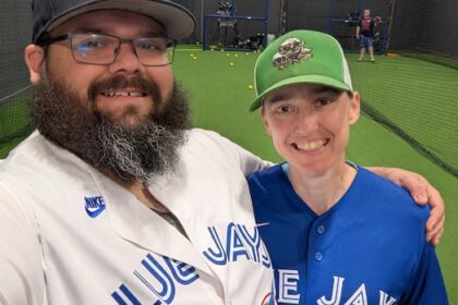 blue-jays-fans-in-bc.-stay-optimistic-as-team-heads-into-game-3-of-alcs-after-back-to-back-losses