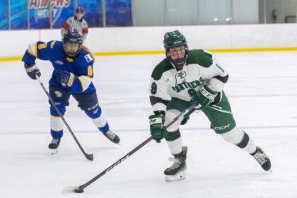 upei-womens-hockey-team-moves-into-second-place