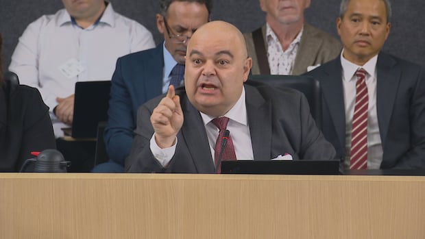 quebec-family-doctors-stop-teaching-students-as-negotiations-stall