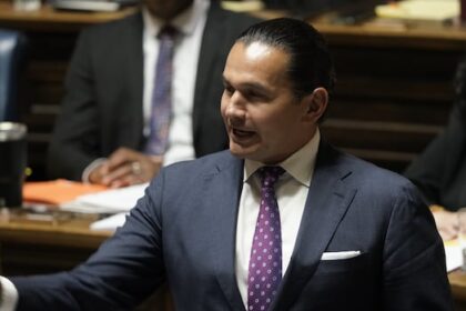 ndp-takes-aim-at-use-of-notwithstanding-clause-in-manitoba
