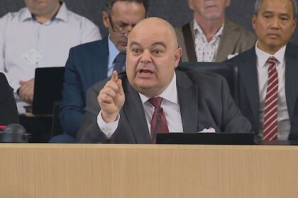 after-medical-specialists,-quebec-family-doctors-also-stop-teaching-as-negotiations-stall