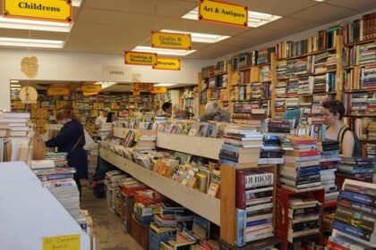 a-‘bittersweet’-ending-for-one-of-ottawa’s-last-used-book-stores