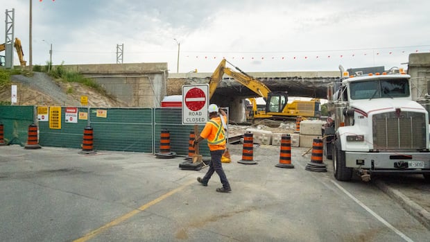highway-417-lanes,-ramps-to-close-this-weekend-for-construction
