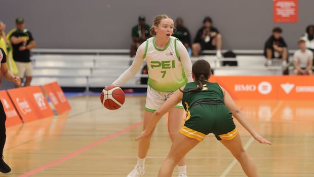 ‘i-hope-to-inspire-other-people:’-islander-heading-to-play-ncaa-division-i-basketball-next-year