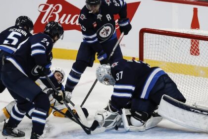 scheifele-sets-new-all-time-points-mark-as-jets-beat-preds-4-1