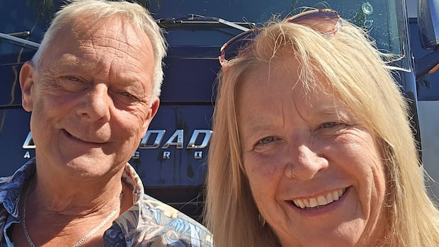 canadian-snowbirds-fingerprinted-and-photographed-at-us.-border-as-part-of-new-requirement
