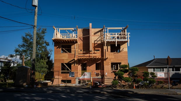 public-backlash-to-‘gigantic’-multiplex-homes-in-burnaby,-bc.,-has-council-scaling-back
