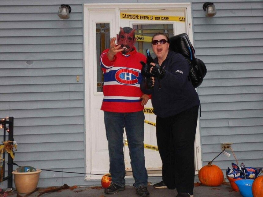 from-checking-candy-to-safety-steps:-how-to-keep-your-kids-safe-this-halloween