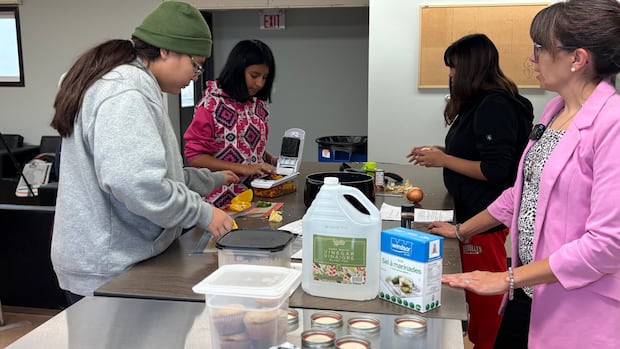 ocean-man-first-nation-students-learn-about-canning-foods