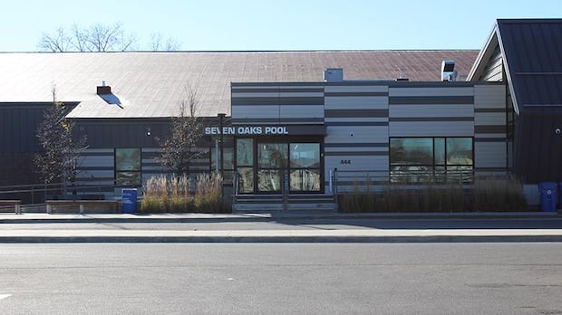 winnipeg’s-seven-oaks-pool-closing-for-at-least-1-year