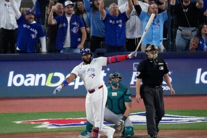 blue-jays-fans-desperate-for-game-7-triumph-with-spot-in-world-series-on-the-line