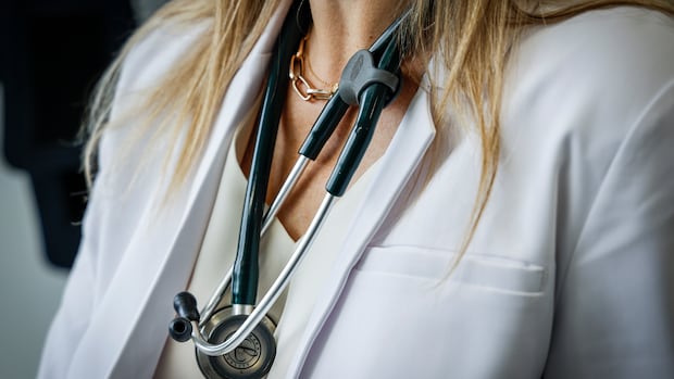 manitoba-welcomes-6-new-doctors-from-south-of-the-border,-nearly-30-more-still-being-recruited