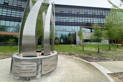 2-new-college-programs-aim-to-produce-more-anishinaabemowin,-ininimowin-speakers-in-manitoba