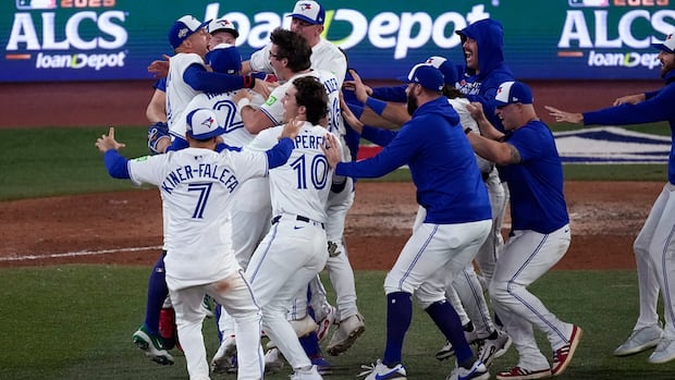 jays-down-mariners-in-game-7-of-alcs-to-send-toronto-to-world-series
