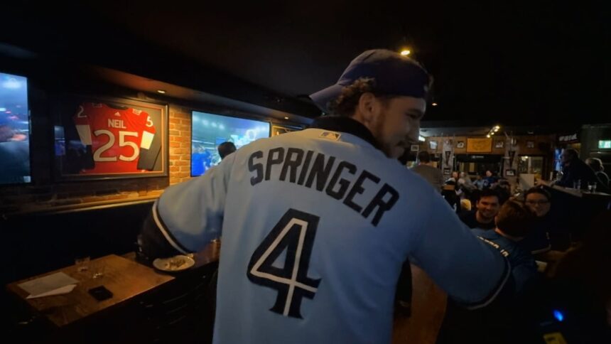 blue-jays-fans-in-ottawa-celebrate-world-series-berth