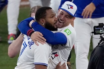 blue-jays-have-the-chemistry-to-win-the-world-series,-says-former-catcher-pat-borders