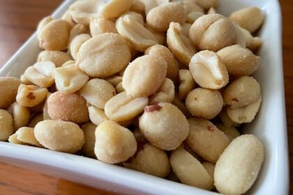 guidance-to-feed-babies-peanuts-helped-tens-of-thousands-of-kids-avoid-allergies,-study-finds