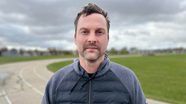 coach-says-player-badly-hurt-in-winnipeg-high-school-football-game-is-‘everyone’s-best-friend’