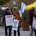 ‘it’s-impacting-our-kids’:-contract-dispute-in-squamish-in-its-3rd-week