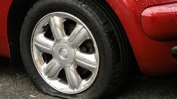 man-slashes-tires-on-23-vehicles-all-red