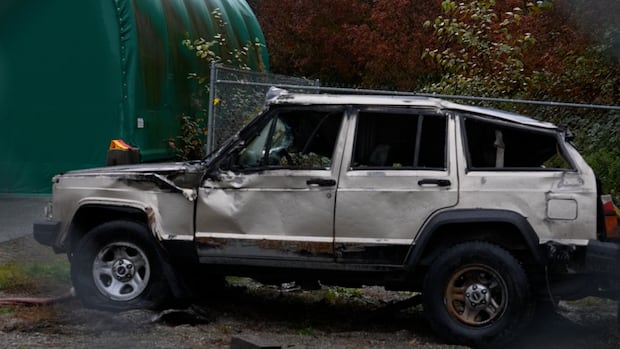 police-pull-crashed-vehicle-from-squamish-river,-passenger-remains-missing