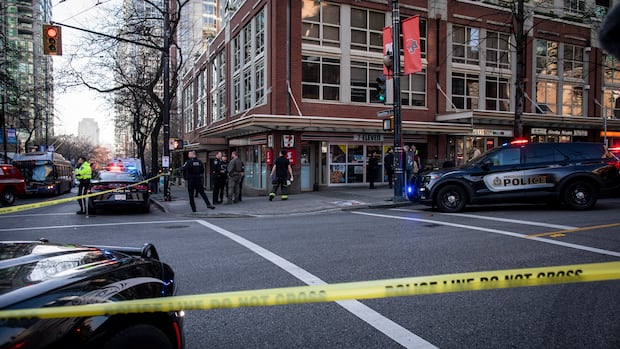 vancouver-police-officer-cleared-in-killing-of-7-eleven-knife-attacker