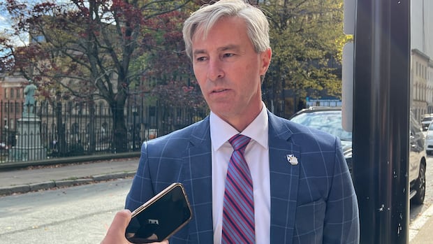 houston-says-cabinet-shuffle-about-getting-‘right-people-in-the-right-place’