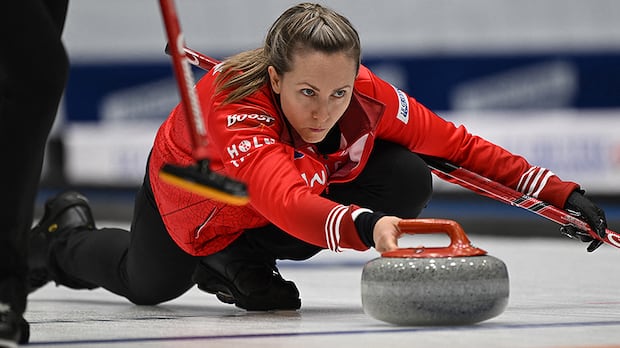 rachel-homan,-canadian-teammates-rally-for-3rd-consecutive-win-at-pan-continental-event