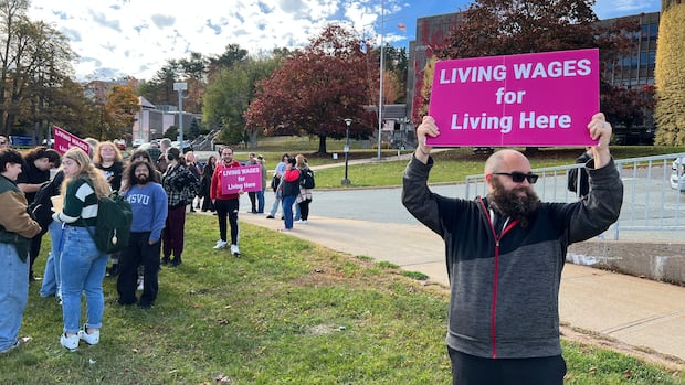 hundreds-of-classes-suspended-at-2-halifax-universities-as-part-time-faculty-strike