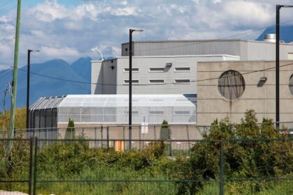 contraband,-inappropriate-relationship-with-inmate-alleged-in-charges-against-ex-jail-guard