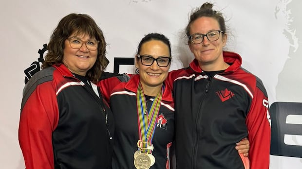 these-jacked-moms-win-world-medals,-showing-sask.-strength-in-powerlifting