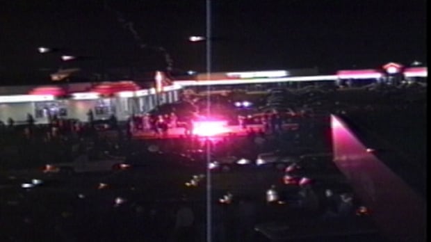 tear-gas-and-tire-irons:-remembering-saskatoon’s-1993-blue-jays-victory-riot